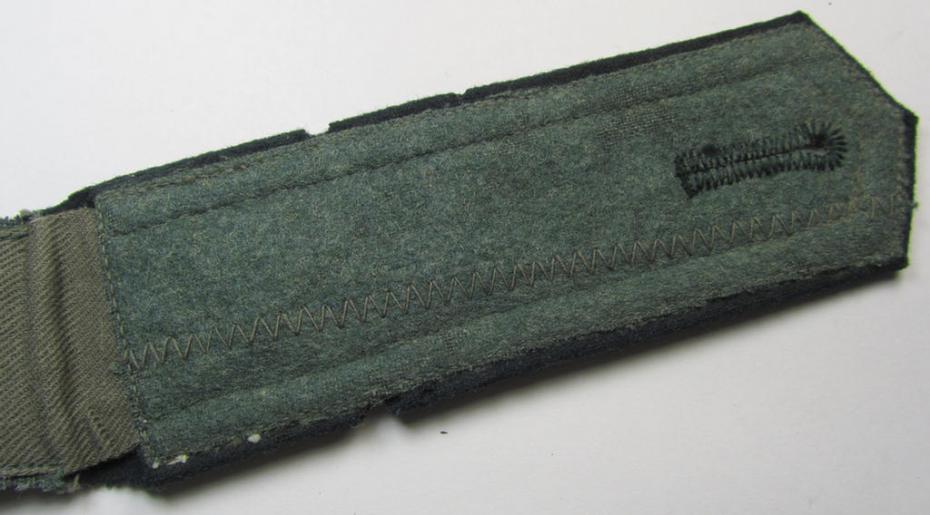 Single - and actually not that often seen! - WH (Heeres) NCO-type (ie. 'M36-/M40'-pattern- and 'pointed styled-') 'cyphered' shoulderstrap as was intended for usage by an: 'Uffz. des Infanterie-Regiments 82'