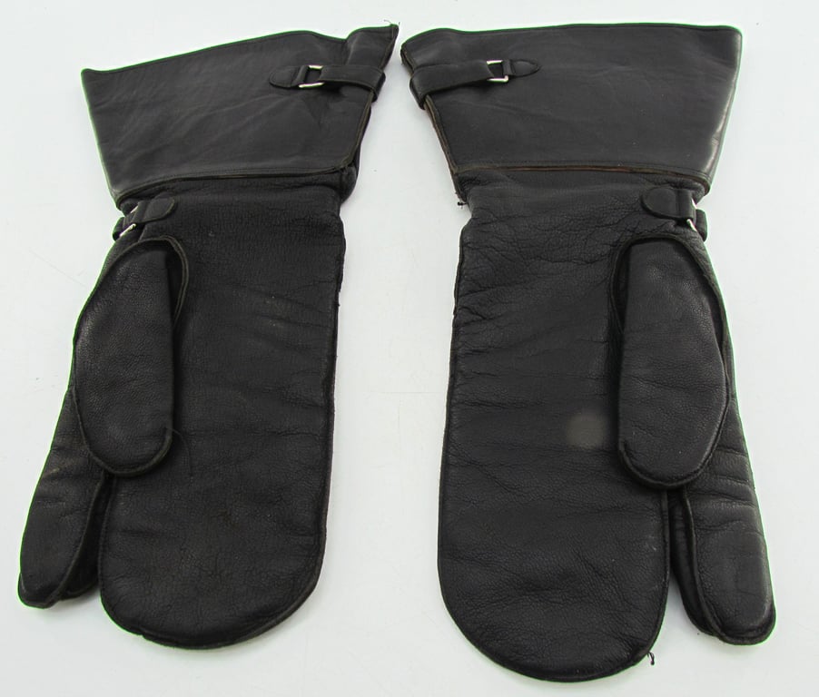 Early Luftwaffe Kradmelder Leather Gloves – L.B.A. 39 – Unit Marked