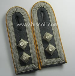 Neat - and/or fully matching! - pair of...