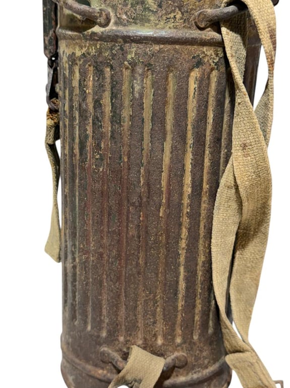 Camouflaged Gasmasker Canister