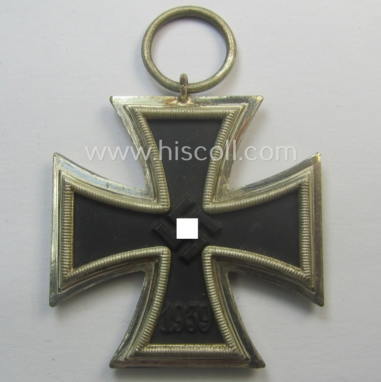 'Eisernes Kreuz II. Klasse' being a (typical) non-maker-marked example by a (by me) unidentified maker (ie. 'Hersteller')