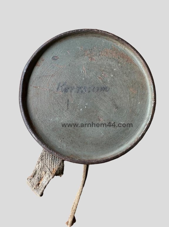 German WWI Gasmasker in Canister