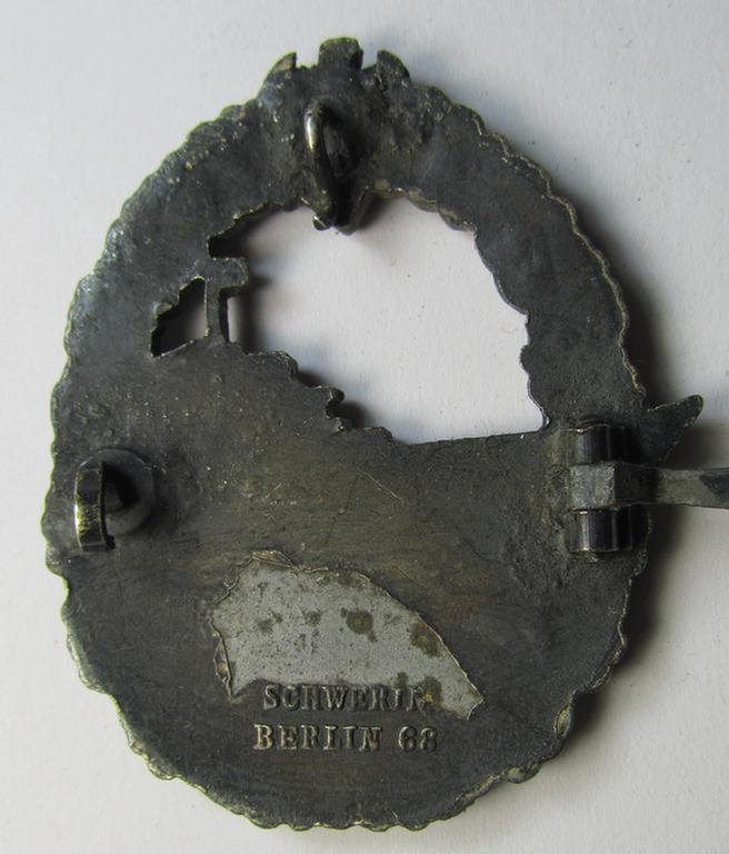 Attractive - albeit heavingly worn! - WH (Kriegsmarine) 'Zerstörerkriegsabzeichen' being a maker-marked example as executed in 'Buntmetall' (ie. 'Tombak') as was produced by the desirable maker (ie. 'Hersteller'): 'Schwerin - Berlin'