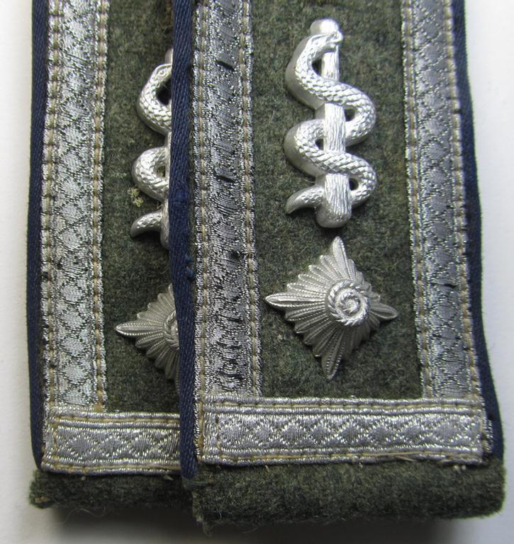 Superb - fully matching and scarcely found! - pair of WH (Heeres) - I deem - mid-war-period- (ie. 'M43'-pattern) NCO-type ('cyphered') shoulderstraps as was intended for usage by a: 'Feldwebel eines Sanitäts-Abteilungs'