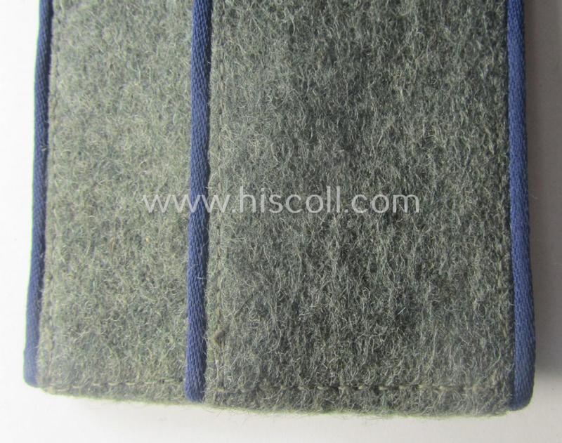 Pair of early-war-period, WH (Heeres), 'M40'- (ie. 'M41'-) pattern, EM-type shoulderstraps as was intended for a: 'Soldat eines Sanitäts-Abtlgs.'