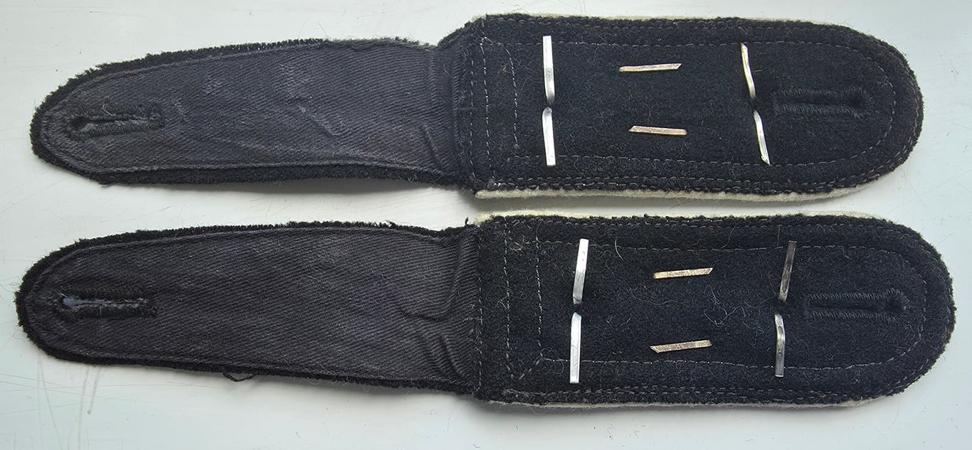 WH Panzer GD(Grossdeutschland) Führerbegleitbrigade (FBB) NCO shoulder straps.