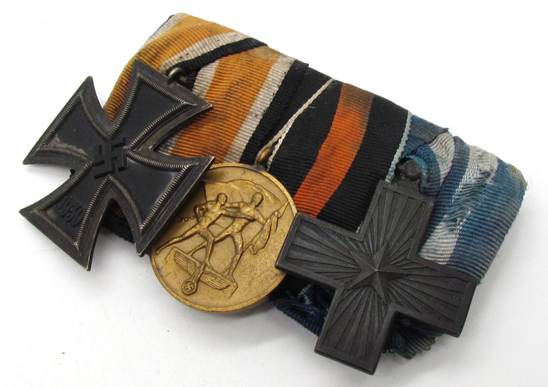 Three pieced Medal Bar with also Italian War Merit Cross (Merito di Guerra)