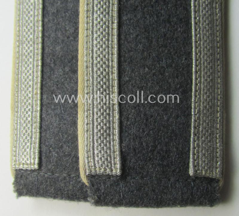 Pair of WH (Luftwaffe) white-piped, so-called: 'Hermann Göring'-division, NCO-type shoulderstraps: 'Unteroffizier u. Mitglied der Hermann Göring Division'