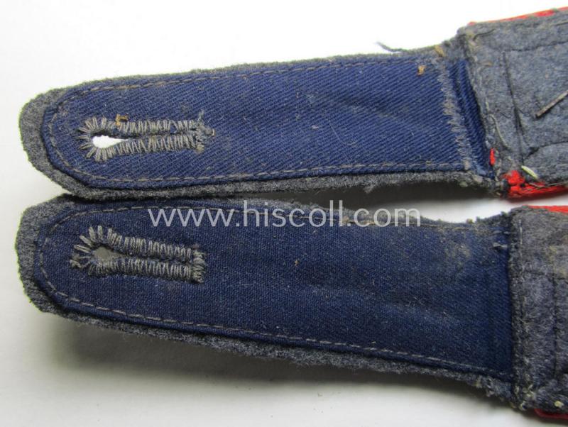 Attractive - and/or fully matching! - pair of WH (Luftwaffe) NCO-type shoulderstraps as was intended for usage by a: 'Wachtmeister o. Feldwebel eines Flakartillerie-Regiments o. Abteilungs'