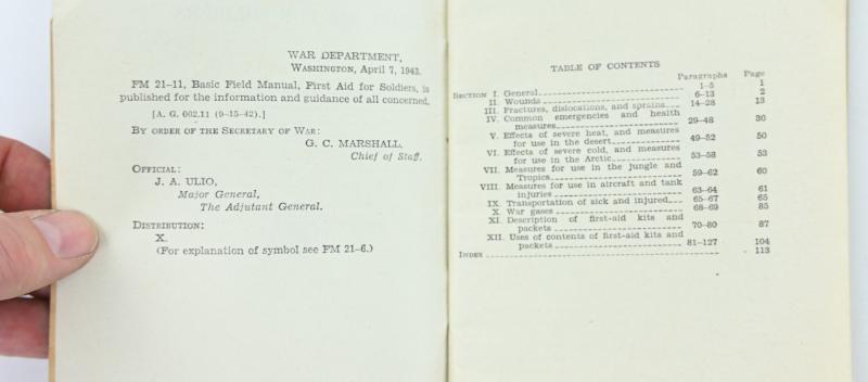 US WW2 First Aid for Soldiers FM 21-11