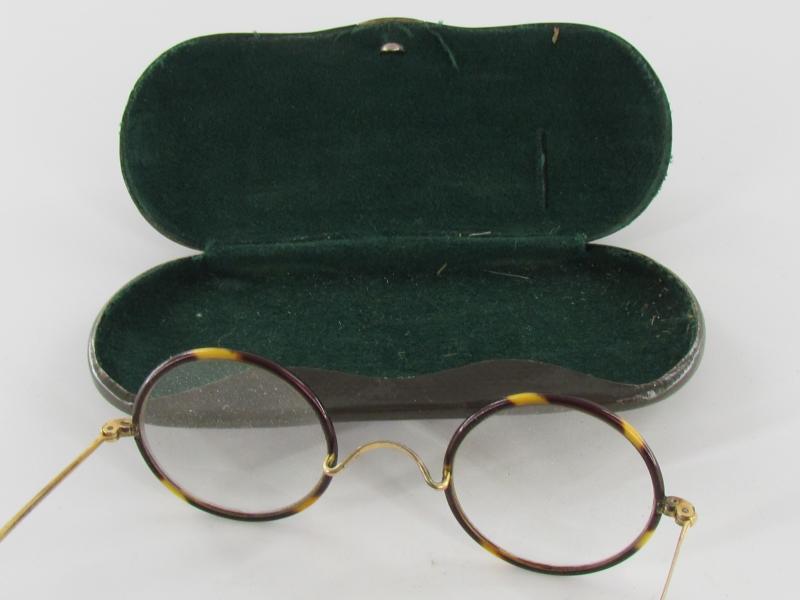 OPTAL German Reading Glasses in Case