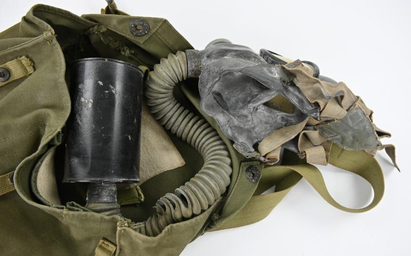 US WW2 Light Weight Gasmask Set