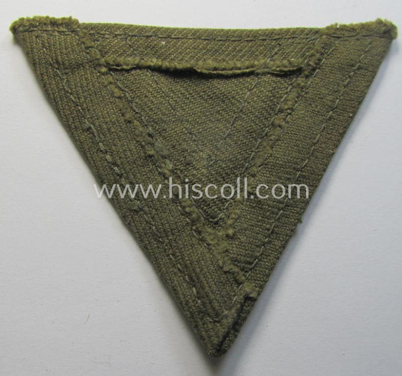 Superb - and rarely seen! - WH (Heeres) tropical-styled, 'Armwinkel' (or: arm-chevron) as executed on typical tan-coloured linnen as was specifically intended for usage by a soldier with the rank of: 'Obergefreiter'