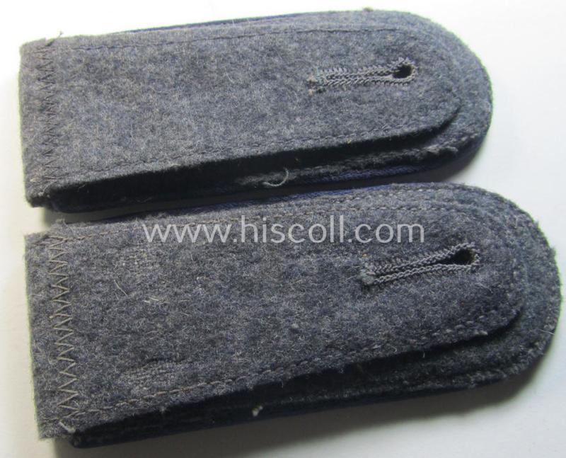 Attractive - and/or fully matching! - pair of WH (Luftwaffe) NCO-type shoulderstraps as piped in the darker-blue-coloured branchcolour as was intended for an: 'Oberfeldwebel der Sanitäts-Truppen'