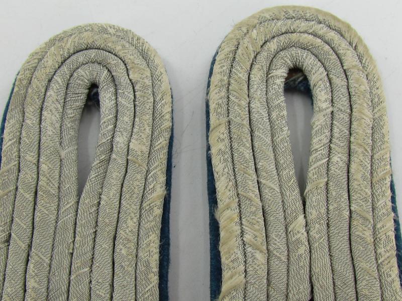 Wehrmacht Sonderdienst Oberleutnant shoulder boards