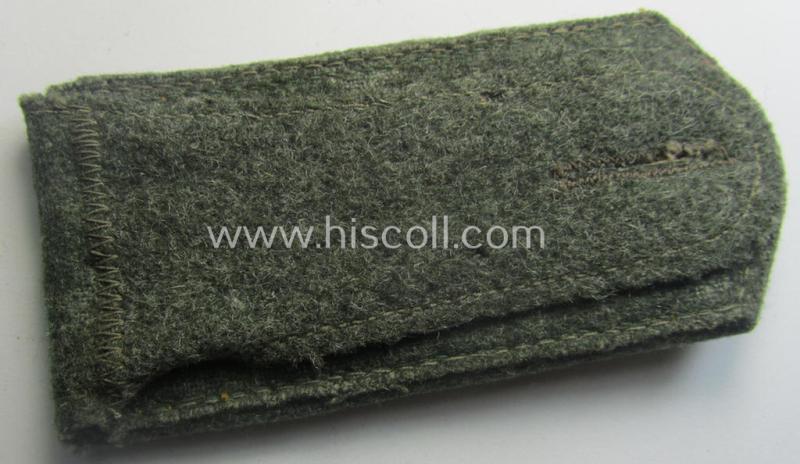 Single, 'cyphered'- (and I deem early- ie. mid-war-period) WH (Kriegsmarine) NCO-type shoulderstrap as was intended for usage by an: 'Unterfeldwebel eines Küsten-Artillerie-Rgts.'