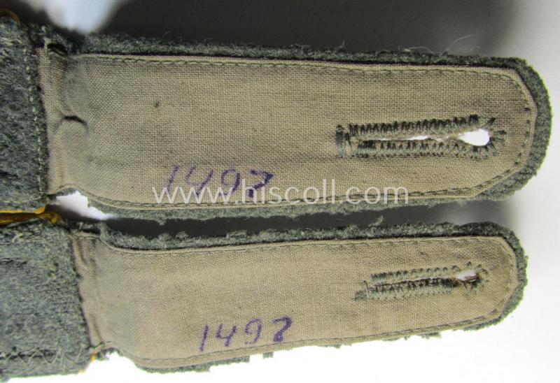 Attractive - and matching! - pair of WH (Heeres) early- (ie. mid-war-) period- (ie. 'M40'- ie. 'M43'-pattern, NCO-type shoulderstraps as was intended for an: 'Uffz. des Kav.- o. Div. Aufklärungs-Abts. 246 (mot)'
