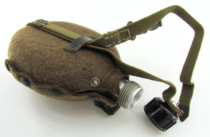 Wehrmacht M31 Canteen with Webbing strap by VDNS42