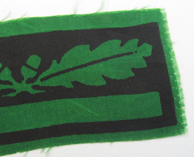 Neat - albeit regrettably single - officers'-pattern, WH (Heeres o. Waffen-SS) rank-insignia-bar (for usage on the various camouflaged-uniforms) as was used by an officer holding the rank of: 'Leutnant' (ie.: 'Waffen-SS Untersturmführer')