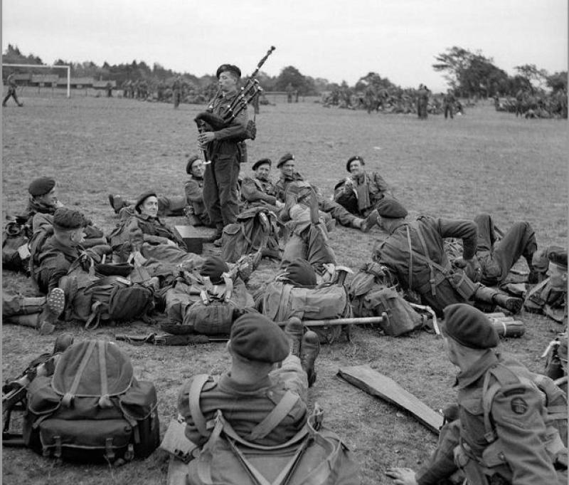 Green Commando Beret -1945-