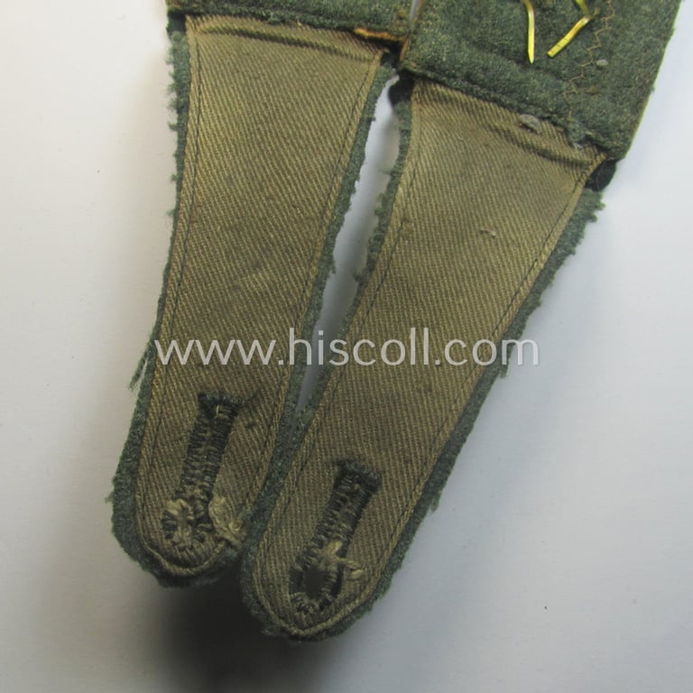 Pair of WH (Heeres), early-war period- (ie. 'M40'-pattern) typically 'standard-issued' NCO-type shoulderstraps as was specifically intended for a: 'Stabsfeldwebel der Kradschützenbtle. der Pz.Div. u. Inf.Div. (mot)'