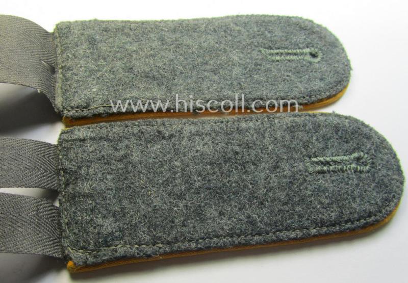 Pair of WH (Heeres) simplified- ie. 'last-ditch'- (ie. 'M44/M45'-) pattern EM-type shoulderstraps: 'Soldat eines Kav. o. Aufkl.-Abts. o. Rgts.'