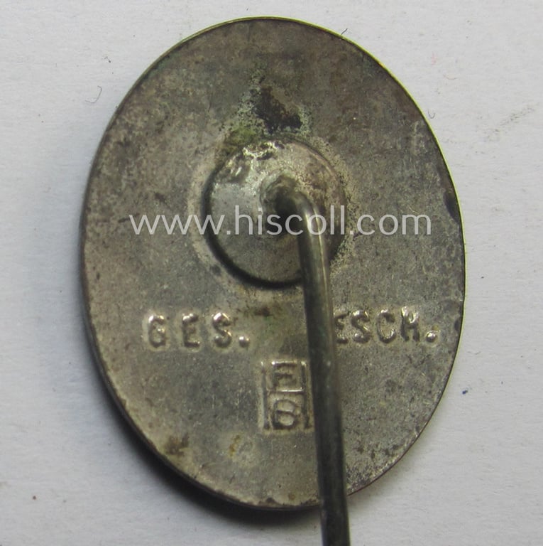 Neatly enamelled- (and multi-coloured!) 'Mitgliedsabzeichen der Deutsche Automobil Club o. D.D.A.C.)' being a detailed example that shows a makers- (ie. 'F.B.'-) and/or: 'Ges. Gesch.'-patent-pending designation