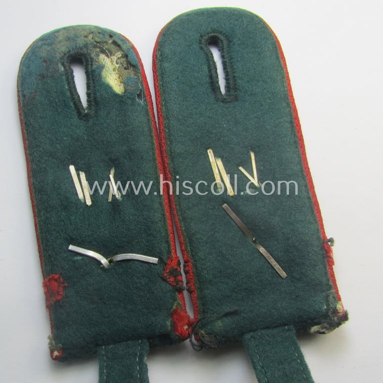 Pair of WH (Heeres) neatly 'cyphered', early-war-period- (ie. 'M40'-pattern, rounded-styled) NCO-type shoulderstraps as was intended for an: 'Owm. des Artillerie-Rgts. 57' (and showing a pair of red-toned, batallion-designator 'Laschen' attached)