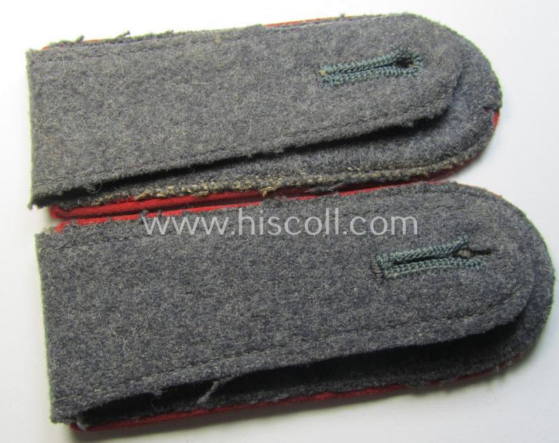 Attractive - and fully matching! - pair of WH (Luftwaffe), enlisted-mens'-type shoulderstraps as was intended for - and clearly used by! - a: 'Soldat eines Flakartillerie-Regiments o. Abteilungs'