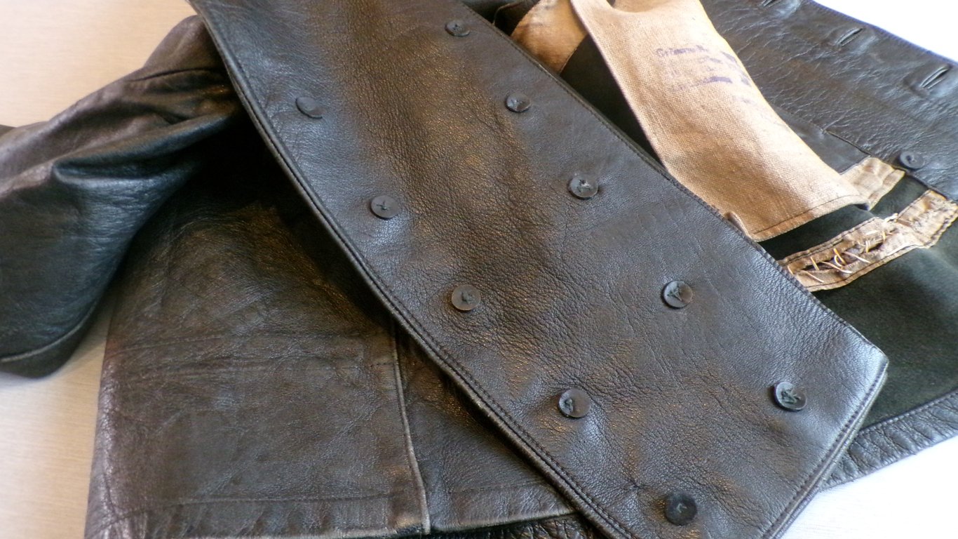 KM Mini-sub or Waffen SS panzer Uniform Part 2