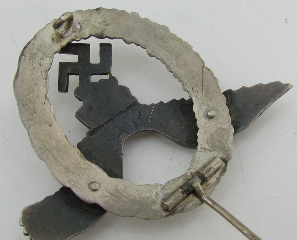 Luftwaffe Pilot's Badge by Brüder Schneider A.G., Wien, with Presentation Case