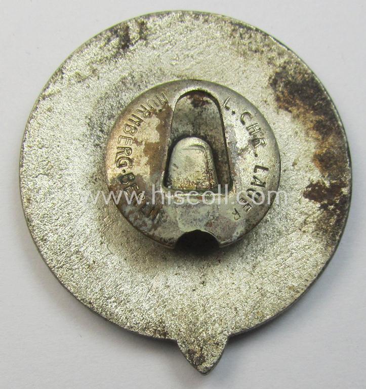 Very detailed - and neatly enamelled! - so-called: 'Mitgliedsabzeichen des Zentralverbandes für Zucht und Prüfung deutscher Pferde' being a medium-sized example that shows the makers'-designation 'L.Chr. Lauer' on its back