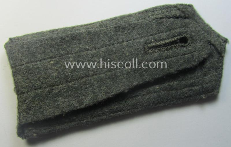 Single, 'cyphered'- (and I deem mid- ie. later-war-period- ie. 'simplified') WH (Kriegsmarine) NCO-type shoulderstrap as was intended for usage by an: 'Oberfeldwebel eines Küsten-Artillerie-Rgts.'