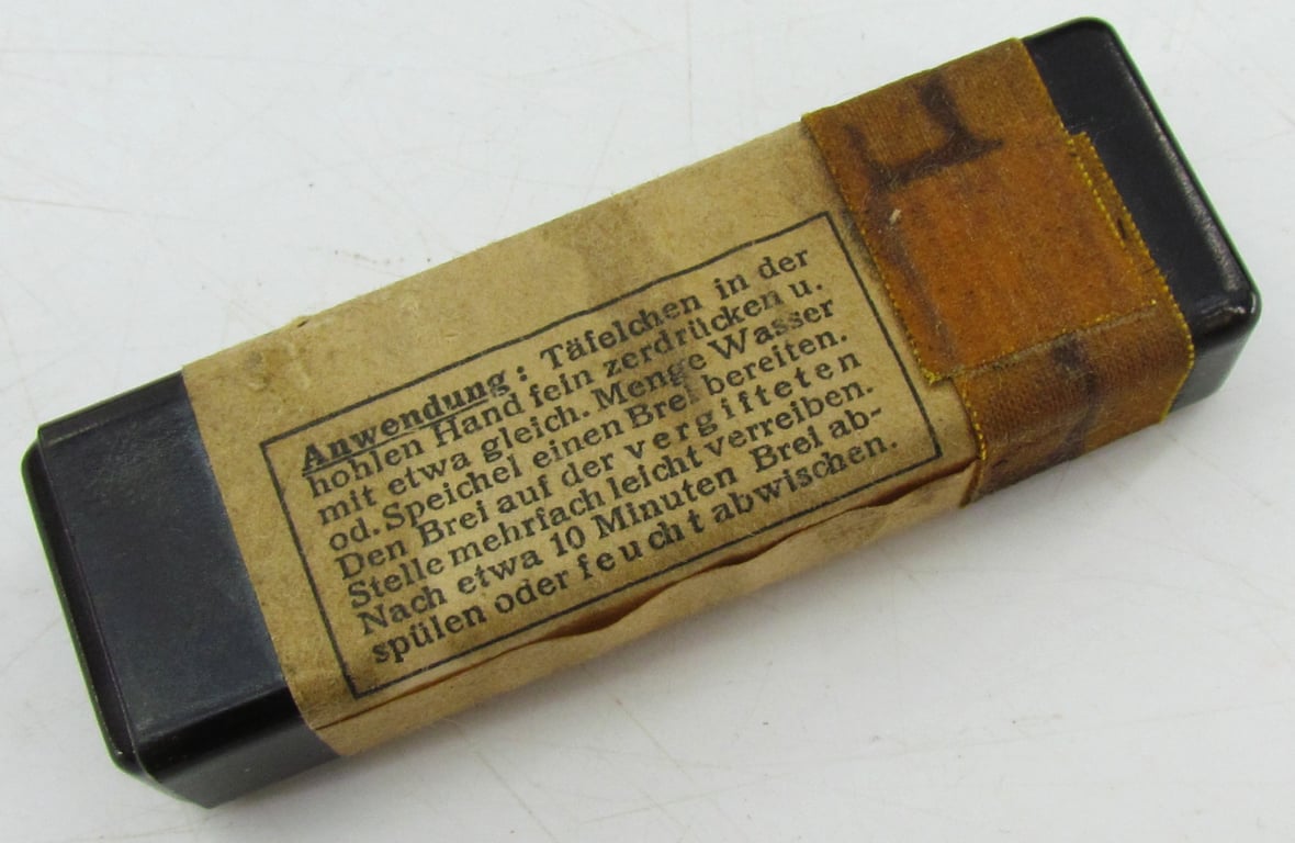 Wehrmacht Gas Mask Cannister , Complete Set -1938