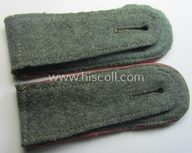 Pair of WH (Heeres) EM-type shoulderstraps: 'Soldat eines Panzer o. Panzerjäger-Abts.'
