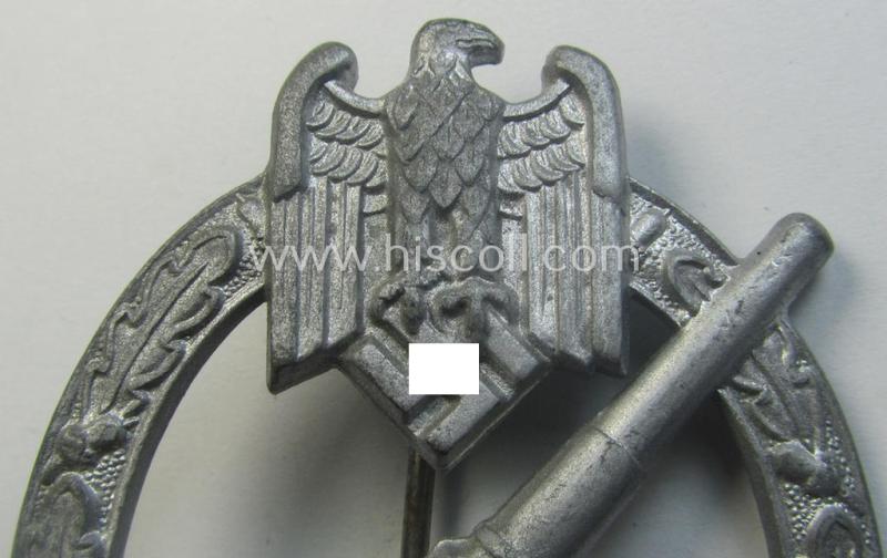 'Heeres-Flakkampf-Abzeichen' being a non-maker-marked- and/or zinc- (ie. 'Feinzink'-) based specimen of the so-called: 'pillow-crimped'-pattern (as was produced by a to date still unidentified maker)