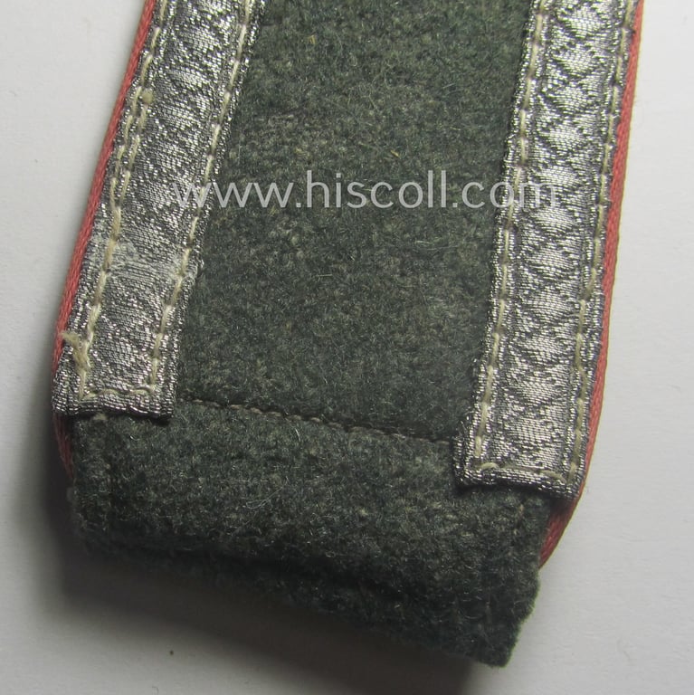 Single, WH (Heeres) 'M40 o. M43'-pattern, NCO-type shoulderstrap: 'Uffz. eines Pz- o. Panzerjäger-Abtlgs. o. Rgts.'