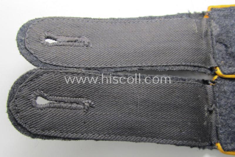 Superb - and/or fully matching! - pair of WH (Luftwaffe) EM-type shoulderstraps as intended for usage by a: 'Soldat der Flieger- o. Fallschirmjäger-Truppen' and that comes in a never used- ie. 'virtually mint-/unissued', condition