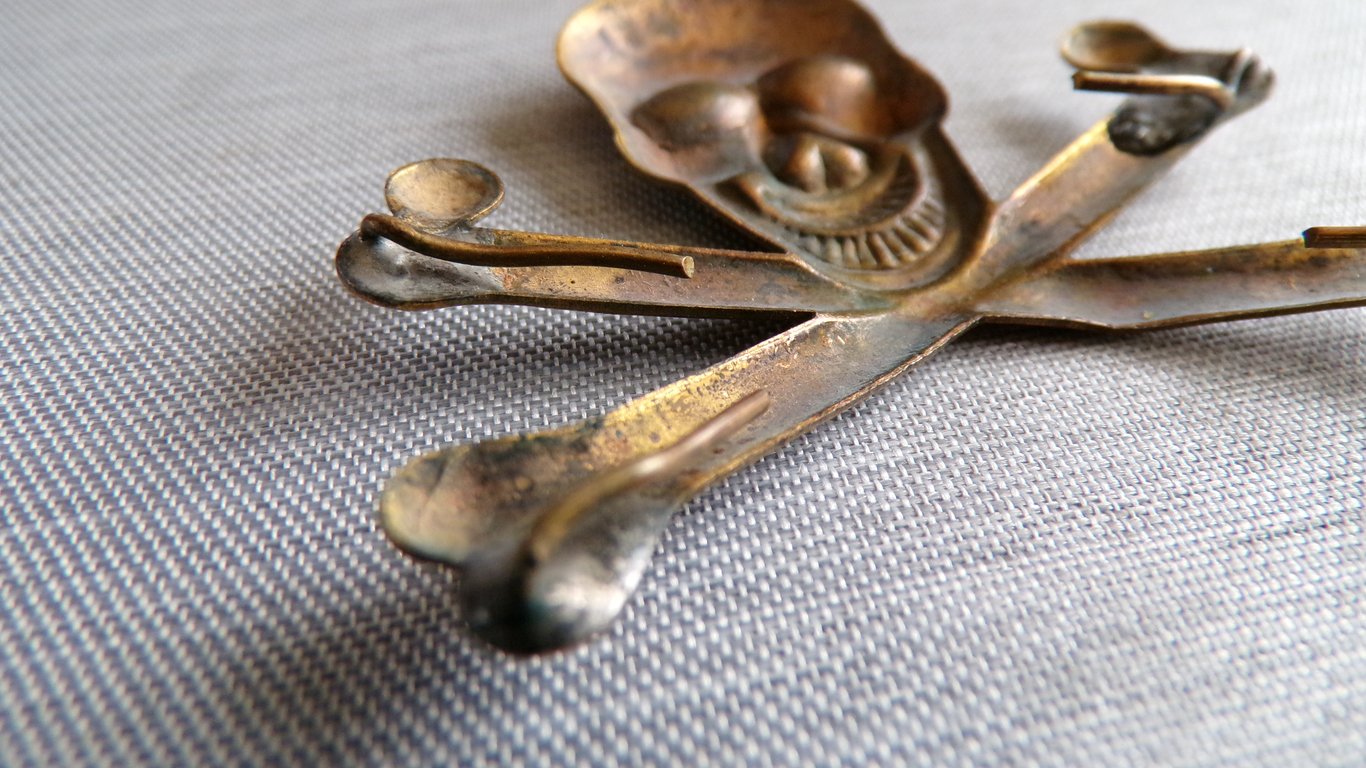 WWI / Interwar Freikorps Totenkopf cap badge