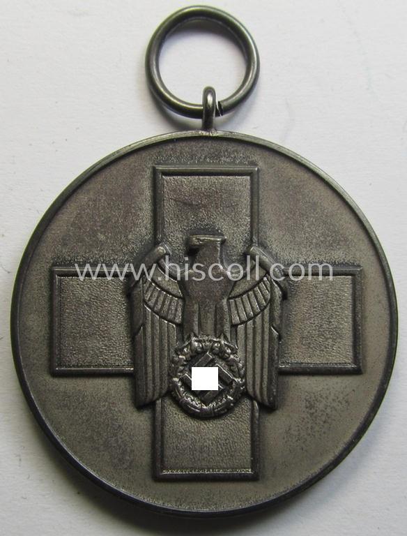 Superb, silver-toned (and zinc- ie. 'Feinzink'-based-) 'Deutsche Volkspflege'- (ie. civil-service) medal being a non-maker-marked example that came stored in its 'Zellstoff'-based pouch (by the 'Hersteller' named: 'Hauptmünzamt München')