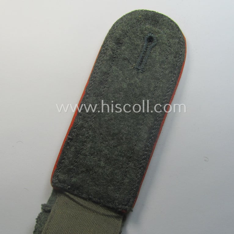Single, 'M41 o. M43'-pattern WH (Heeres) NCO-type shoulderstrap: 'Uffz. der Feldgendarmerie-Trpn.'