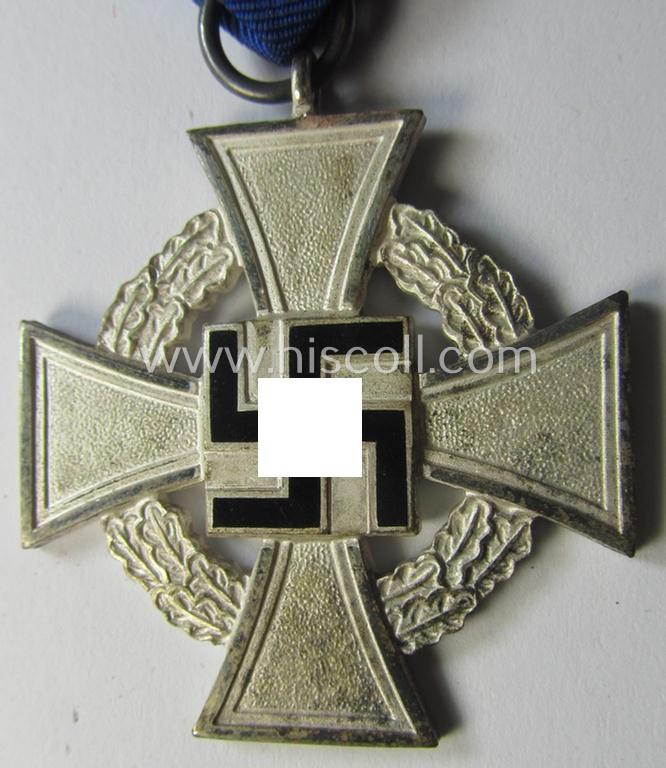 Neat, 'Treuedienst Ehrenzeichen 2. Klasse' being a non-maker-marked example that came mounted onto its original ribbon (ie. 'Bandabschnitt') and that came stored in its maker- (ie. 'Friedrich Keller'-) marked etui (ie. two-pieced box)