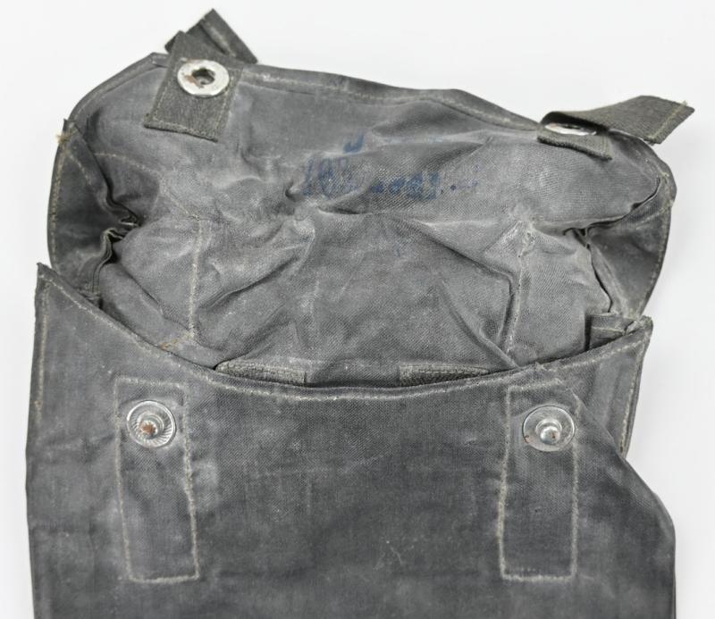 German WH M31 Gascape Pouch