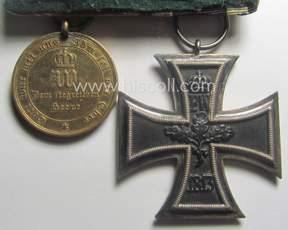 WWI-period, so-called: 'Doppelspange' (being of the 'non-detachable'-pattern!) showing resp. a WWI-pattern: 'EK II. Klasse' and a golden-toned: 'Kriegsdenkmünze für die Feldzüge 1870-71'