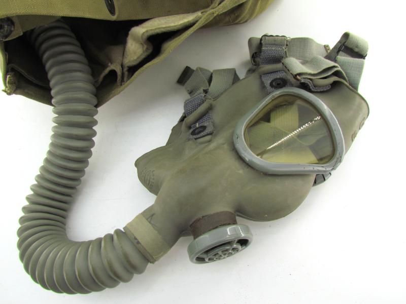 US WWII Lightweight Gasmask Set