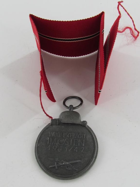 Winterschlacht im Osten 1941-42 Medal, Maker 6....Mint