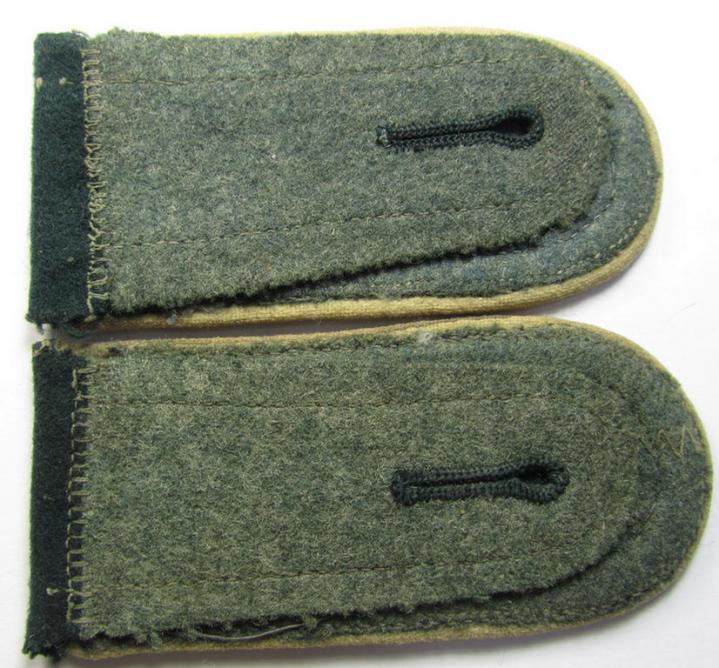 Fully matching pair of WH (Heeres), early-war-period- (ie. 'M36'- or: 'M40'-pattern-) NCO-type shoulderstraps having the neat white- (ie. 'weisser'-) coloured branchcolour as was intended for an: 'Unteroffizier der Infanterie-Truppen'
