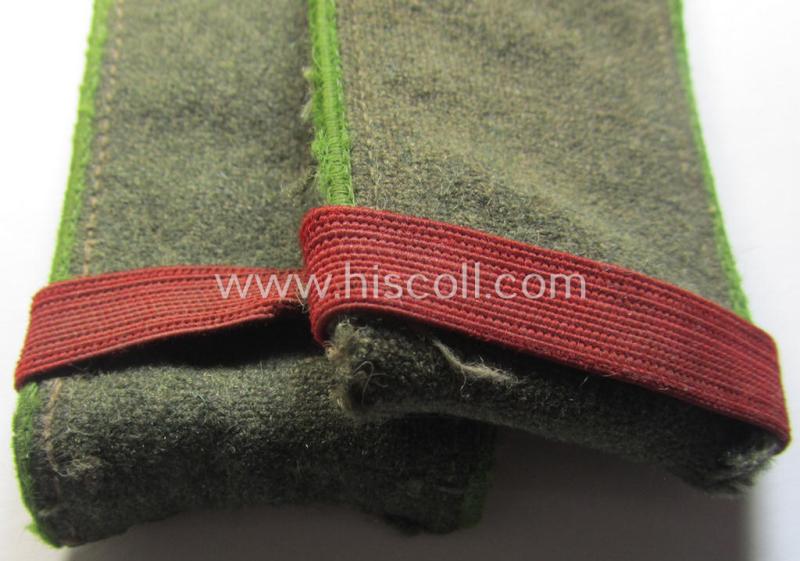 Neat - and/or fully matching! - pair of WH (Heeres), 'M40'- (ie. 'M43'-) pattern, EM-type shoulderstraps having a scarcely seen pair of regimental-indicator 'slip-ons' period-attached as was intended for a: 'Soldat der Panzer-Grenadier-Truppen...