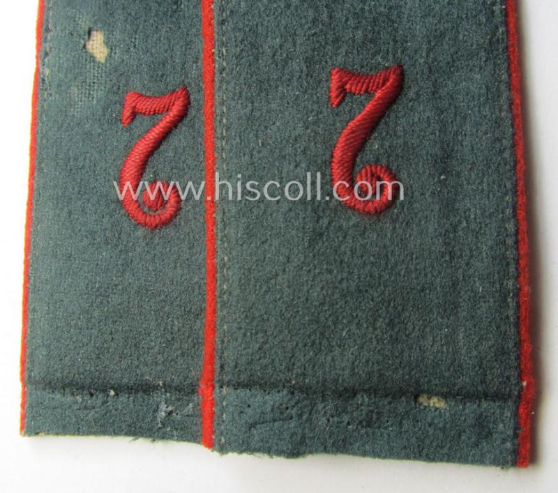 Pair of early- (ie. pre-) war-period, WH (Heeres) 'M36'- (ie. 'M40'-) pattern 'cyphered' EM-type shoulderstraps as intended for a: 'Soldat u. Mitglied des Art.(Beo.)-Abts. 7'