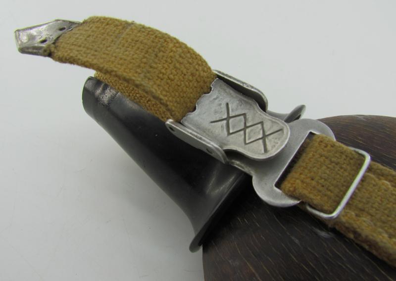 Wehrmacht  'Coconut' M31 Canteen and Cup 'H.R.E.43'